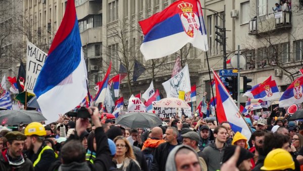 ЗАШТО ЈЕ БЛОКАДЕРИМА НАСИЉЕ ЈЕДИНО ПОГОНСКО ГОРИВО? Вучићев фото-робот обојене револуције испоставио се тачним ЗАШТО ЈЕ БЛОКАДЕРИМА НАСИЉЕ ЈЕДИНО ПОГОНСКО ГОРИВО? Вучићев фото-робот обојене револуције испоставио се тачним