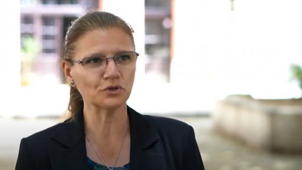 ЗВАНИЧНО ГА ПРЕДАЛИ ДЕКАНУ ЖАКЛИНИ СТОЈАНОВИЋ: Ово је документ са јасним захтевима студената Економског факултета ЗВАНИЧНО ГА ПРЕДАЛИ ДЕКАНУ ЖАКЛИНИ СТОЈАНОВИЋ: Ово је документ са јасним захтевима студената Економског факултета