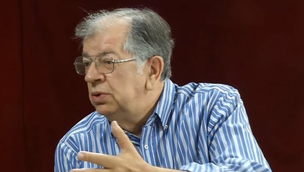ОВЛАШЋЕНЕ СИЛЕЏИЈЕ ИЗМИШЉАЈУ ШПИЈУНЕ: На челу највећих извозних и увозних предузећа после рата у Југославији често су бивали удбаши ОВЛАШЋЕНЕ СИЛЕЏИЈЕ ИЗМИШЉАЈУ ШПИЈУНЕ: На челу највећих извозних и увозних предузећа после рата у Југославији често су бивали удбаши