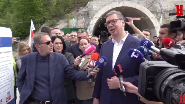 ИМАМО ЈОШ ПОСЛА Вучић: Деоница ауто-пута Прељина-Пожега ће изгледати величанствено ИМАМО ЈОШ ПОСЛА Вучић: Деоница ауто-пута Прељина-Пожега ће изгледати величанствено