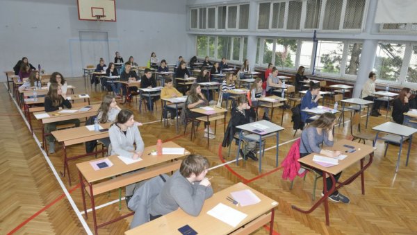 ГДЕ СЕ ПОЛАЖЕ ПРИЈЕМНИ? Због актуелне ситуације у појединим школа, огласило се Министарство просвете ГДЕ СЕ ПОЛАЖЕ ПРИЈЕМНИ? Због актуелне ситуације у појединим школа, огласило се Министарство просвете