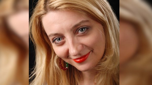 КЊИЖЕВНА КРИТИКА - Сложене породичне околности и односи КЊИЖЕВНА КРИТИКА - Сложене породичне околности и односи