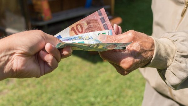 ПЕНЗИОНЕРИ У ХРВАТСКОЈ ШОКУ: Због једне ствари сада морају да плаћају порез – ево колико им узимају месечно ПЕНЗИОНЕРИ У ХРВАТСКОЈ ШОКУ: Због једне ствари сада морају да плаћају порез – ево колико им узимају месечно
