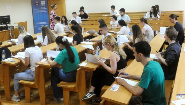 ПРВИ ИНДЕКСИ У СЕПТЕМБРУ? Чека се одлука Владе о местима на буџету и календар уписа ПРВИ ИНДЕКСИ У СЕПТЕМБРУ? Чека се одлука Владе о местима на буџету и календар уписа