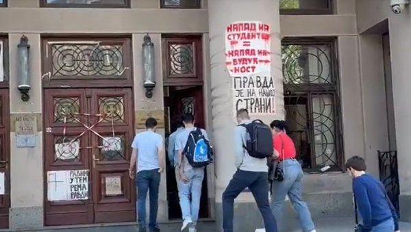 БЛОКАДЕРИ ФОТЕЉАШИ СА ФОН-а СЕ ПЛАШЕ ИЗБОРА: Неће да бирају власт оловком, већ би и даље да наставе анархију