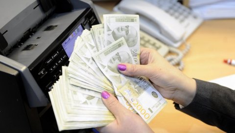 ПОКРЕНУО САМ ИДЕЈУ ПОВЕЋАЊА МИНИМАЛНЕ ЗАРАДЕ Вучић најавио - Хоћу да је подигнемо на 500, 550 евра ПОКРЕНУО САМ ИДЕЈУ ПОВЕЋАЊА МИНИМАЛНЕ ЗАРАДЕ Вучић најавио - Хоћу да је подигнемо на 500, 550 евра