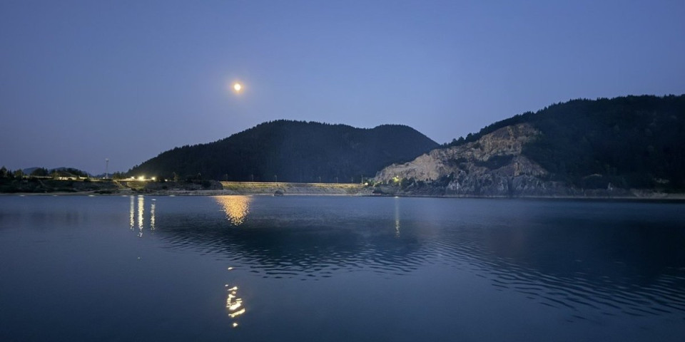 Mladić (22) iz Novog Pazara nastradao u Švajcarskoj: Ušao u jezero da se okupa, pa iznenada potonuo