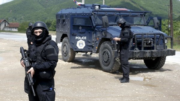 НАСИЉЕ ИНСТИТУЦИЈА КОЈЕ ВРШЕ НЕВИЂЕНИ ПРИТИСАК НА ЧАСНЕ СРБЕ Огласила се Српска листа поводом протеривања полицајаца НАСИЉЕ ИНСТИТУЦИЈА КОЈЕ ВРШЕ НЕВИЂЕНИ ПРИТИСАК НА ЧАСНЕ СРБЕ Огласила се Српска листа поводом протеривања полицајаца