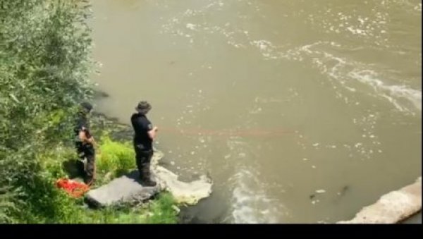 УХАПШЕН ОСУМЊИЧЕНИ ЗА УБИСТВО БИЗНИСМЕНА ИЗ ЛАЗАРЕВЦА! Зораново тело пронађено искасапљено због наводног дуга од 100.000 евра УХАПШЕН ОСУМЊИЧЕНИ ЗА УБИСТВО БИЗНИСМЕНА ИЗ ЛАЗАРЕВЦА! Зораново тело пронађено искасапљено због наводног дуга од 100.000 евра