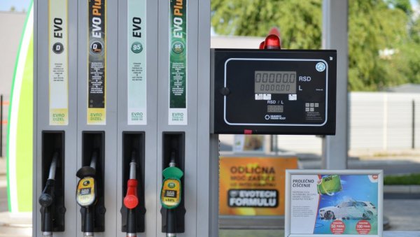 ТРАЖИМО РЕШЕЊЕ ЗА ЦЕНЕ ДЕРИВАТА Вучић: Вечерас или ујутру имаћемо конкретне мере