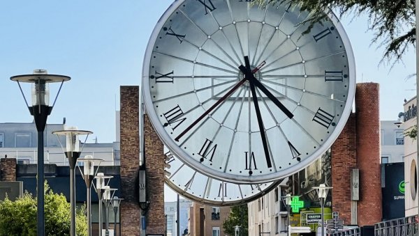 СТИЖЕ ПРОЛЕЋЕ, А ЈЕДНОГ ДАНА СПАВАМО КРАЋЕ: Ево и када - Обавезно упамтите ове датуме