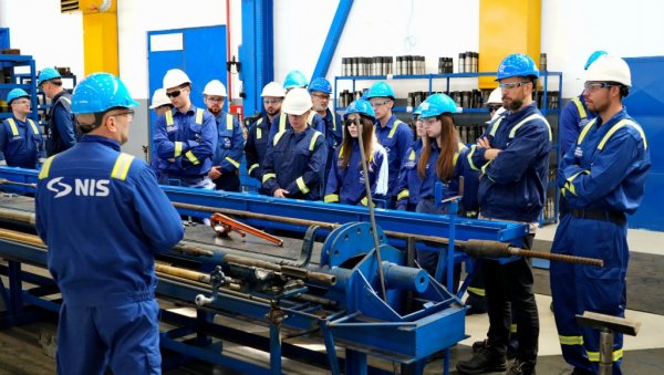 Млади у срцу нафтних операција: Студенти Техничког факултета „Михајло Пупин“ посетили компанију НИС