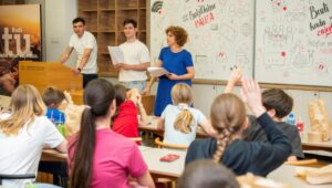 <div>Konferencija #BoljiOnline PAUZA: Da li smo danas više “online” ili zaista tu?</div>